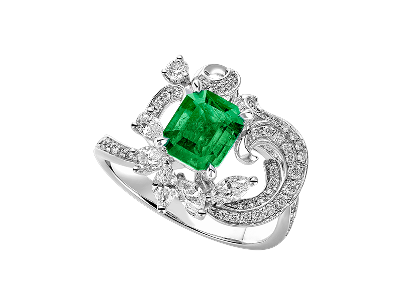 18K GOLD EMERALD RING